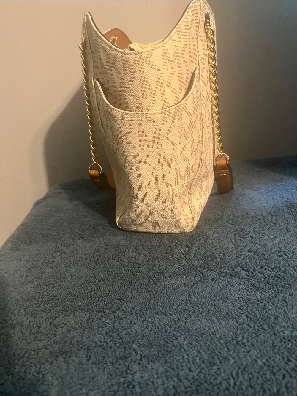 Michael Kors Cream and Tan MK Logo Chain-Handle Tote NEVER USED - Picture 3 of 5